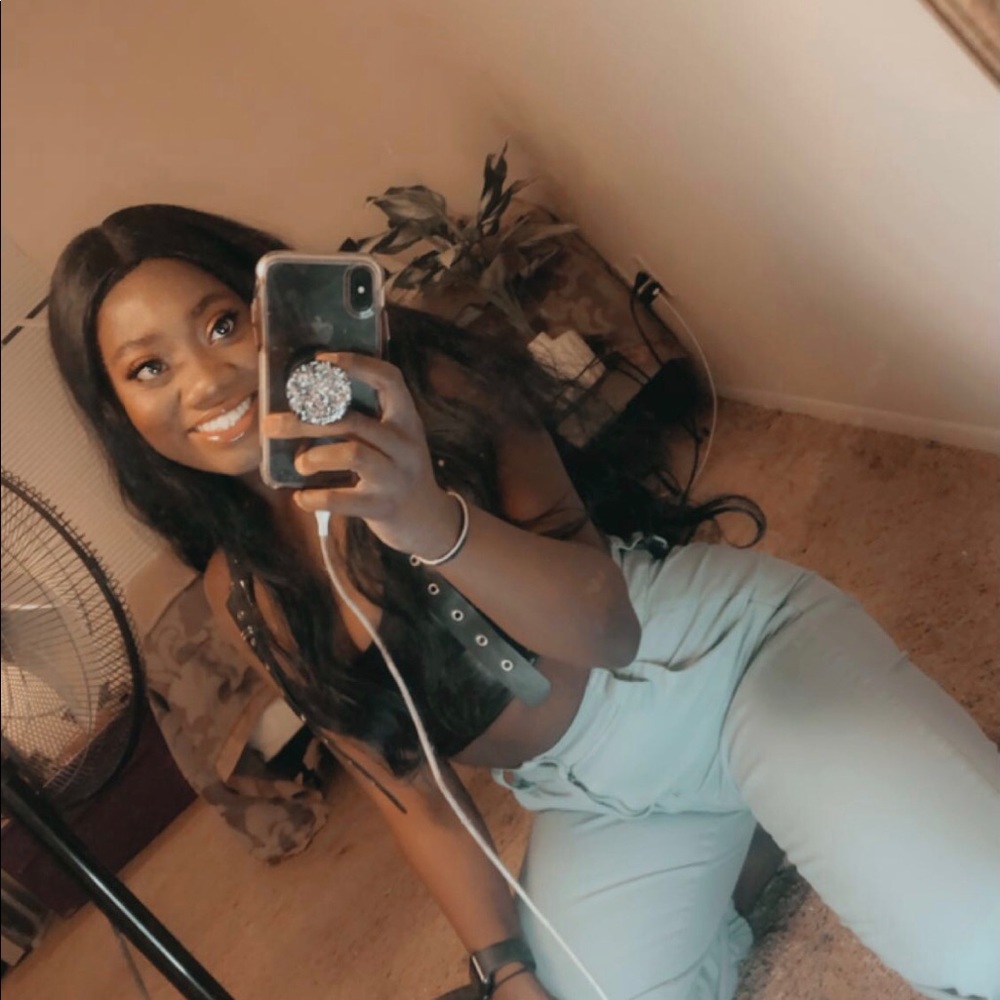 Meet your Posher, Sierra